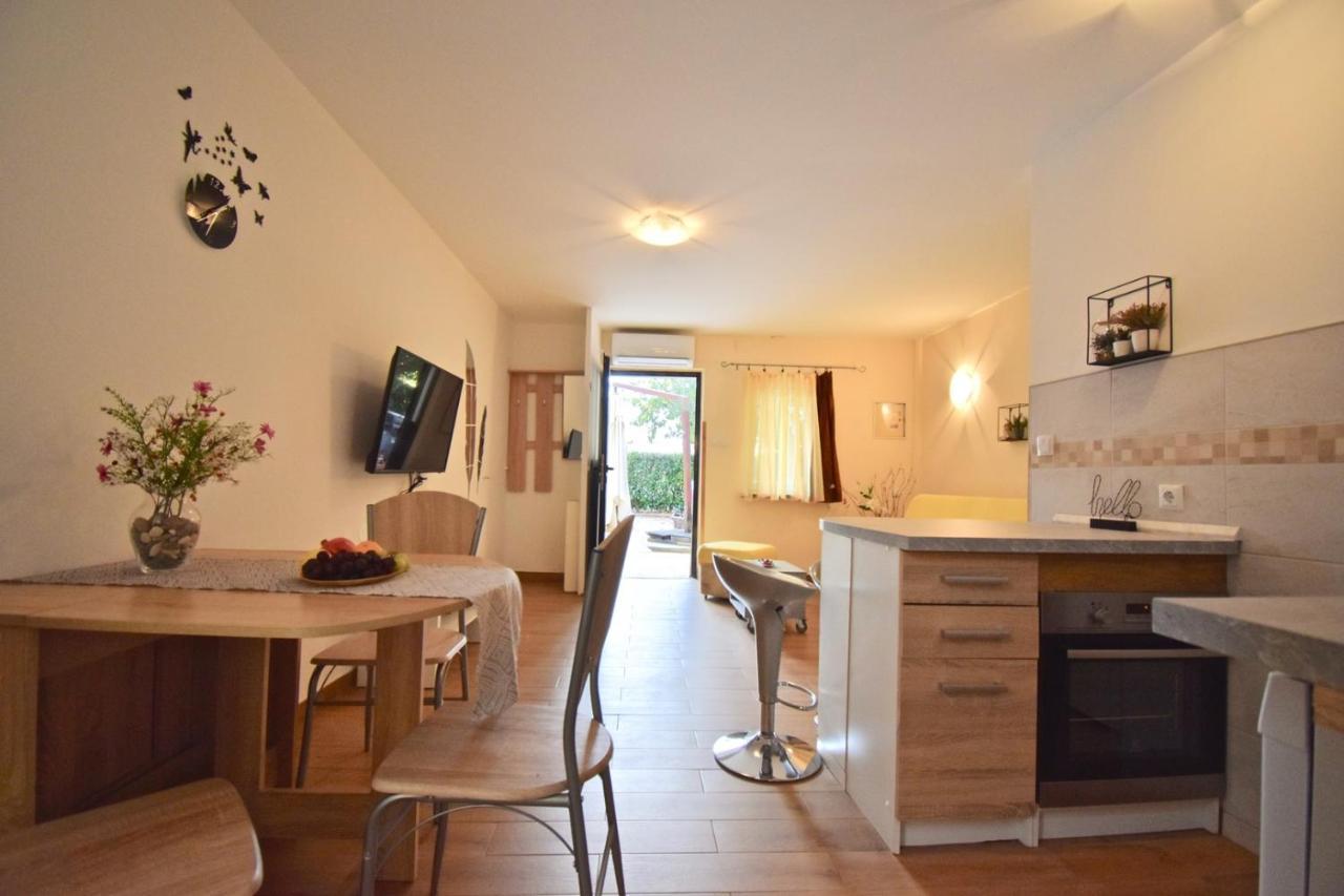 Holiday Apartments Медулин Экстерьер фото