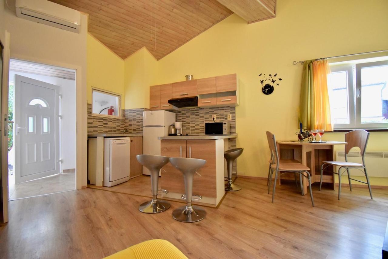 Holiday Apartments Медулин Экстерьер фото